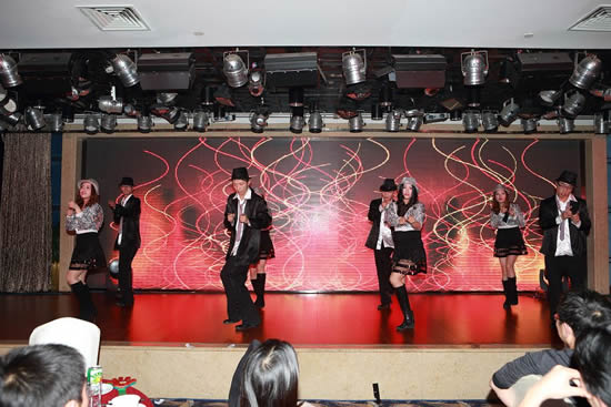 舞 蹈《屌絲的扭轉(zhuǎn)》 表演單位  集團公司