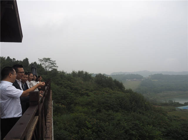 熱烈歡迎香港西貢區(qū)工商聯(lián)魏志偉會(huì)長(zhǎng)一行到東辰集團(tuán)參觀(guān)訪(fǎng)問(wèn)